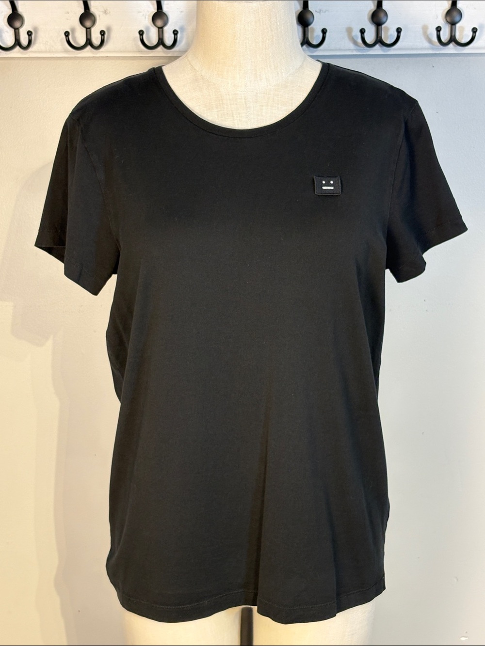 Acne Black Short-Sleeve Crewneck Tee with Ferris Face Patch size xs